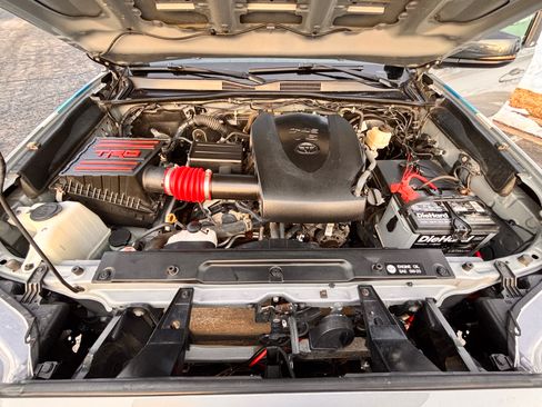 Used 2019 Toyota Tacoma TRD Sport image 11