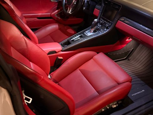 Used 2014 Porsche 911 Turbo S image 8