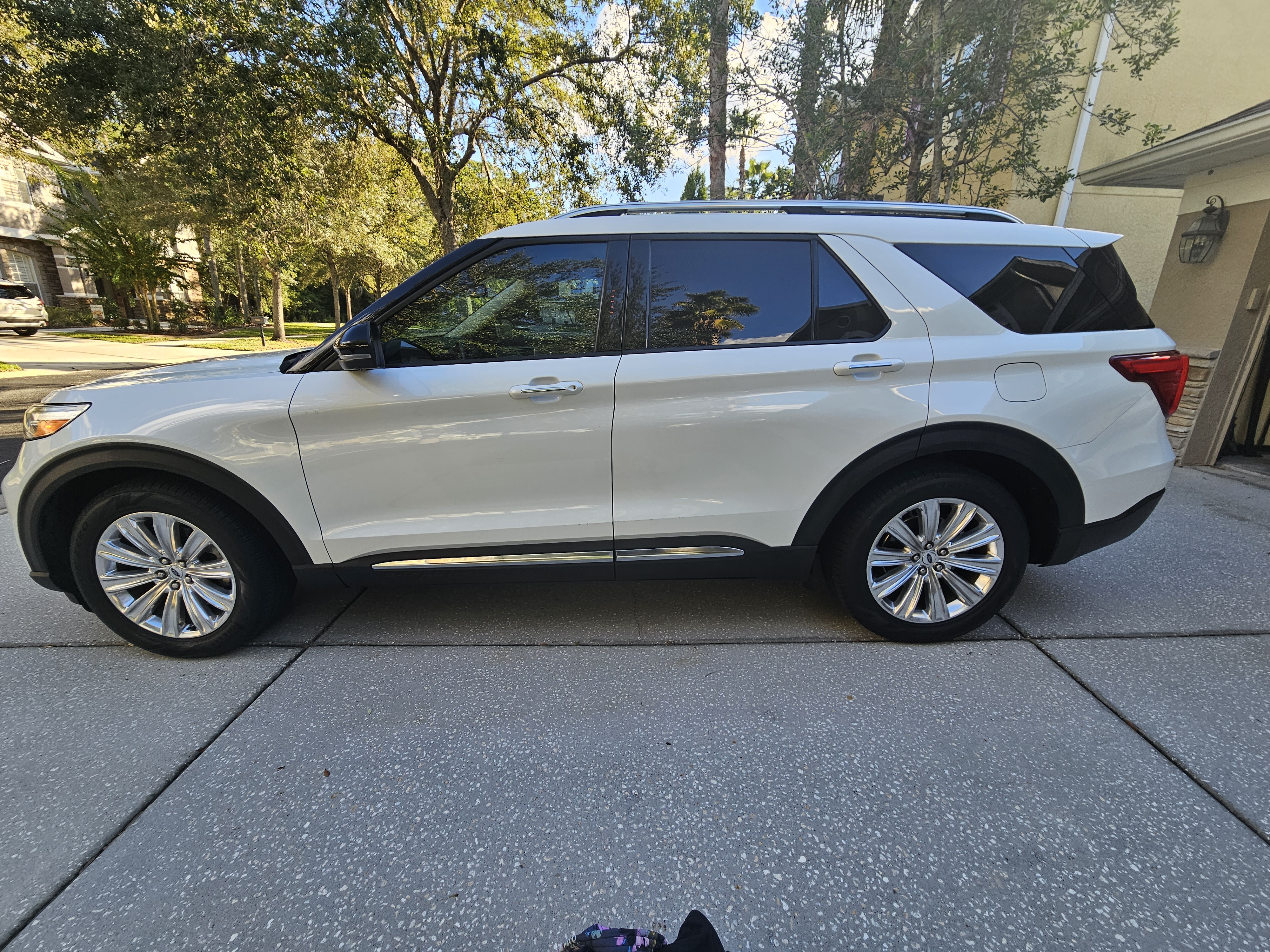 Used 2020 Ford Explorer Limited w/ Class III Trailer Tow Package RWD image 1