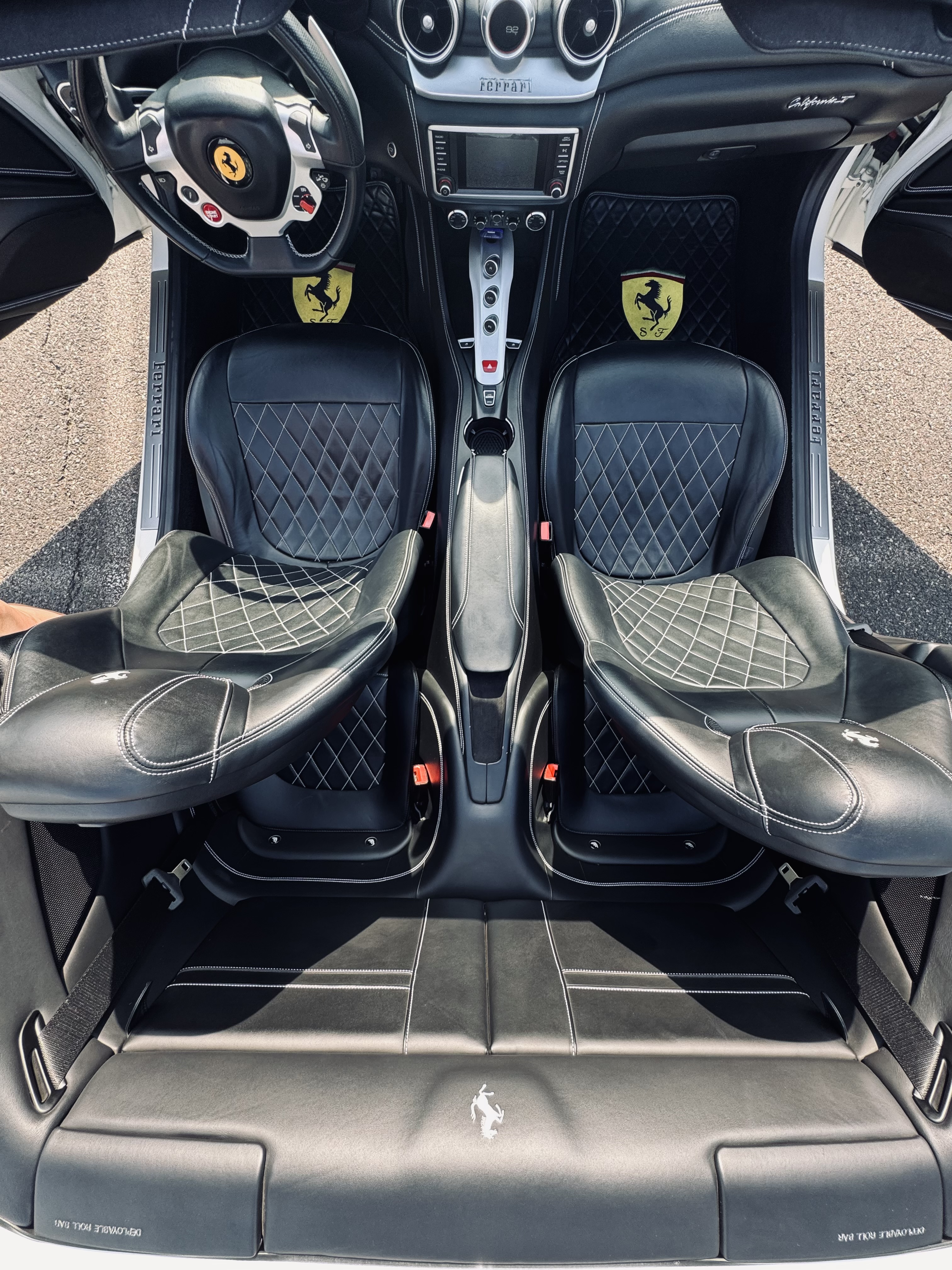 Used 2016 Ferrari California T RWD image 27