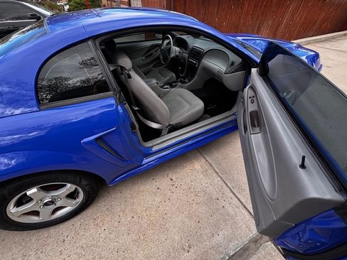 Used 2000 Ford Mustang Coupe RWD image 12