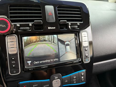 Used 2016 Nissan Leaf SL w/ Premium Package image 20