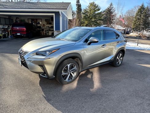 Used 2018 Lexus NX 300h AWD w/ Premium Package image 2
