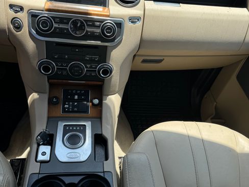 Used 2015 Land Rover LR4 HSE AWD/4WD image 10