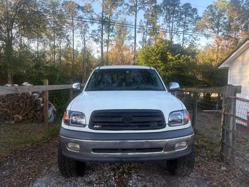 Used 2000 Toyota Tundra SR5 image 2