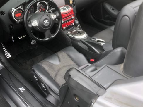 Used 2014 Nissan 370Z Touring w/ Sport Package image 13