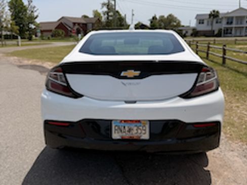 Used 2017 Chevrolet Volt Premier w/ Driver Confidence II Package FWD image 9