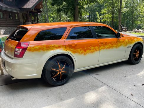 Used 2005 Dodge Magnum R/T image 4