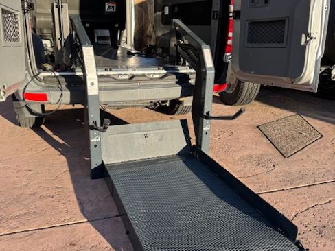 Used 2012 Mercedes-Benz Sprinter 2500 image 12