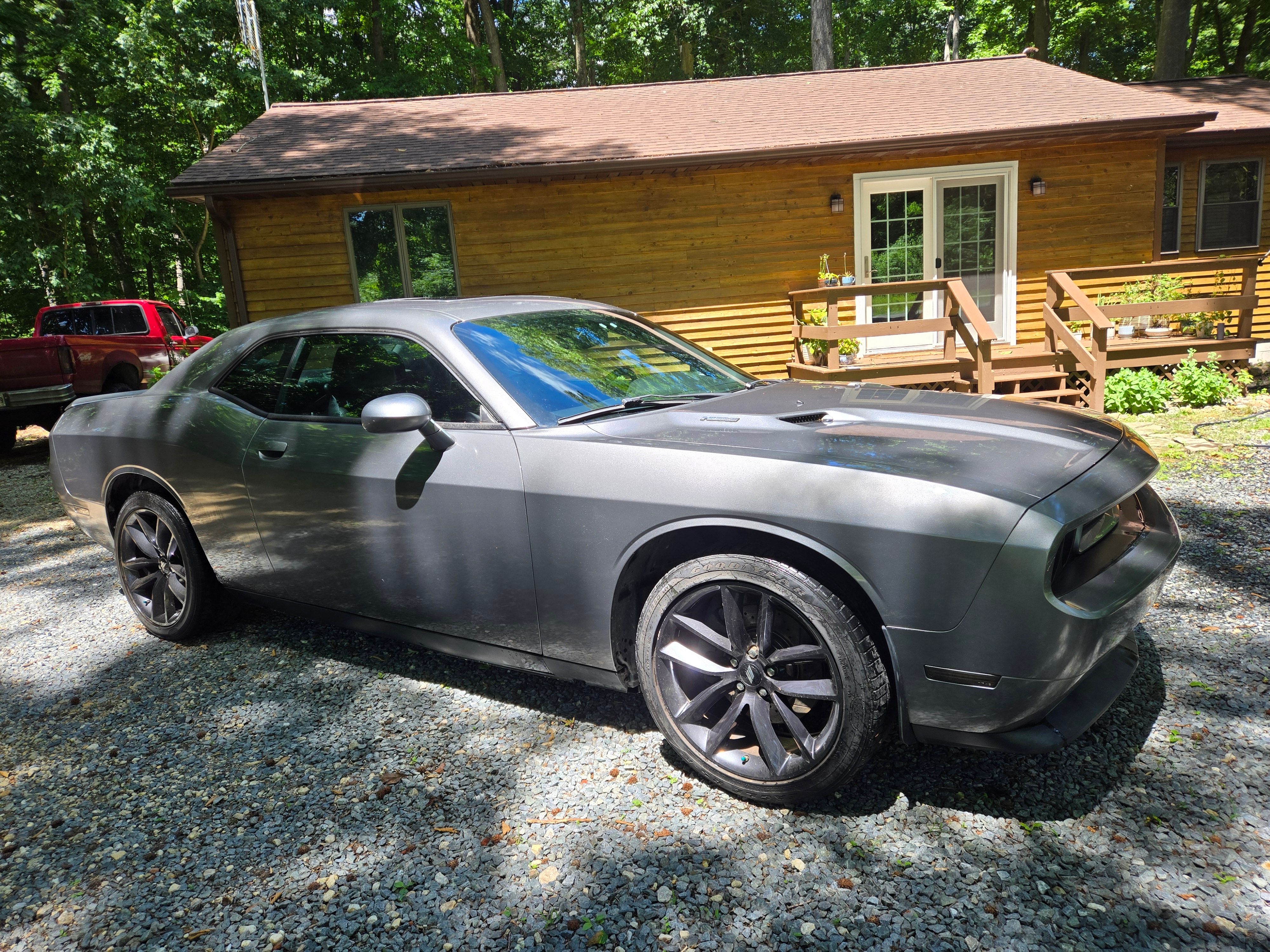 Used 2011 Dodge Challenger R/T RWD image 2