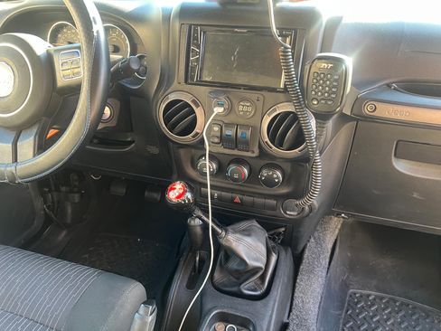 Used 2012 Jeep Wrangler Unlimited Sport image 8