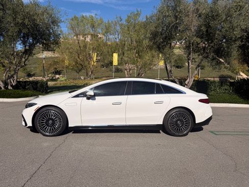 Used 2023 Mercedes-Benz EQS 580 4MATIC Sedan image 5