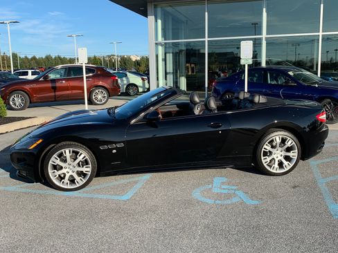 Used 2012 Maserati GranTurismo Sport image 11