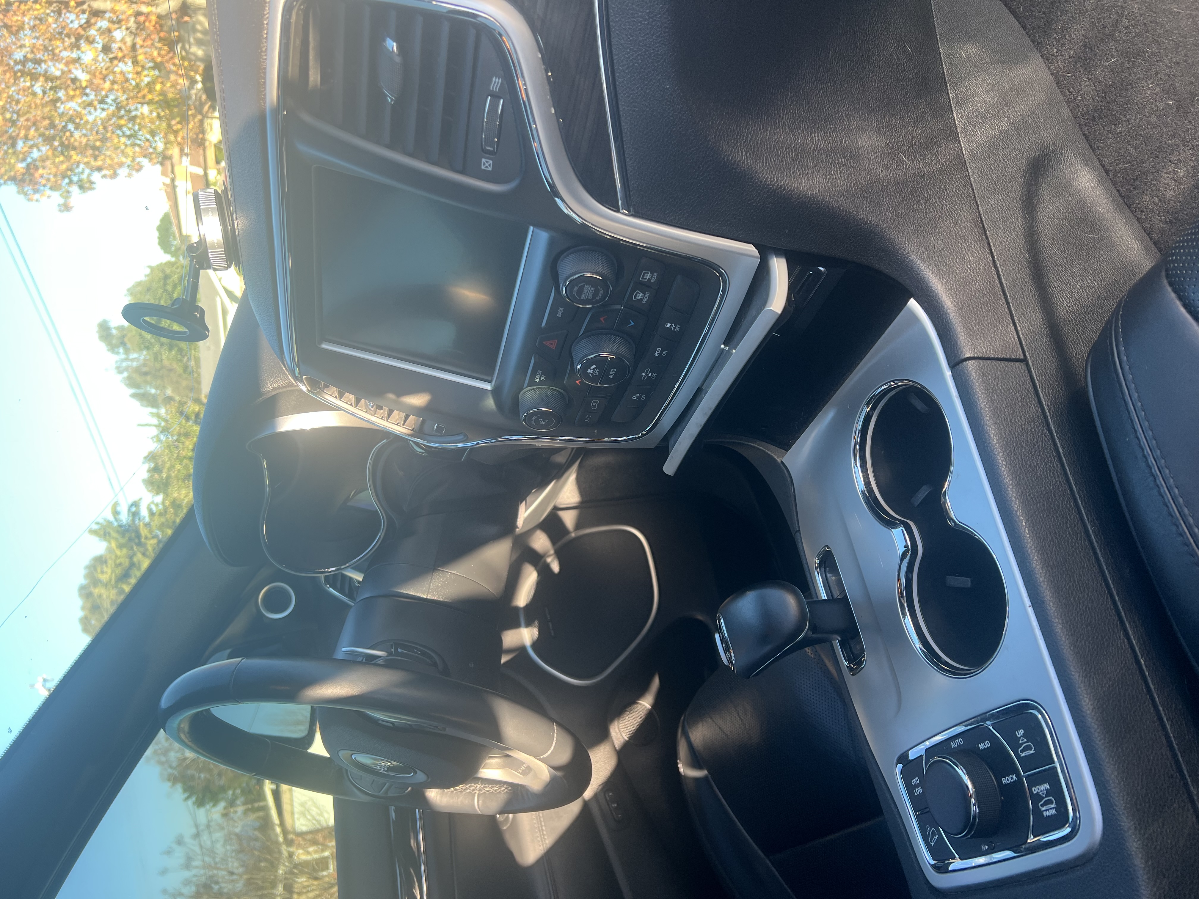 Used 2015 Jeep Grand Cherokee High Altitude AWD/4WD image 9