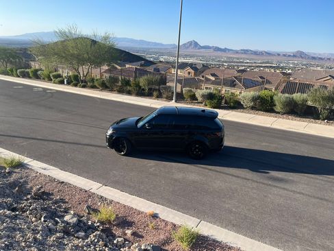 Used 2018 Land Rover Range Rover Sport SVR image 18