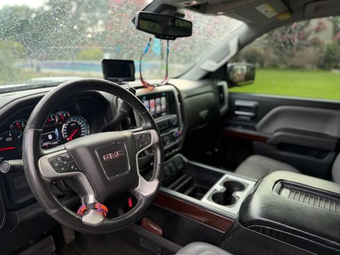 Used 2018 GMC Sierra 1500 SLT AWD/4WD image 9
