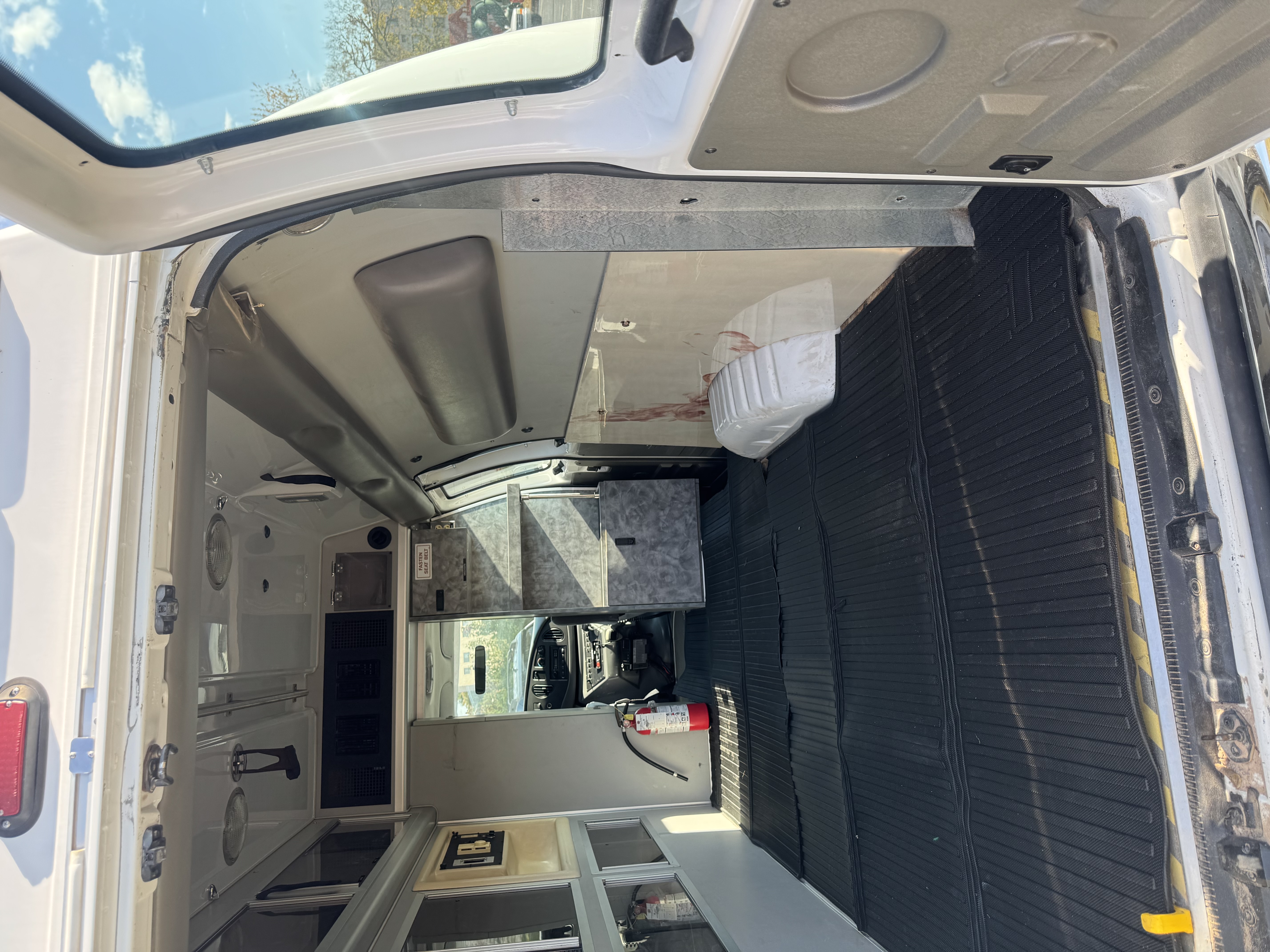 Used 2007 Ford E-350 and Econoline 350 Extended Super Duty RWD image 1