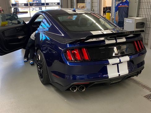 Used 2020 Ford Mustang Shelby GT350 w/ Technology Package RWD image 1