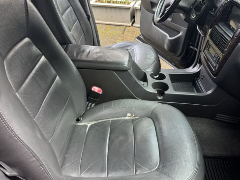 Used 2003 Ford Explorer Limited image 12