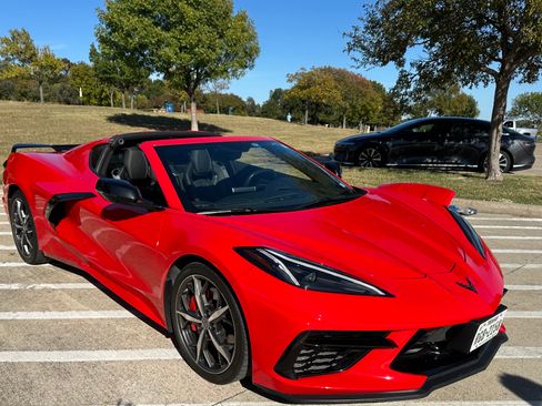 Used 2021 Chevrolet Corvette Stingray Preferred Cpe w/ Z51 Performance Package image 1