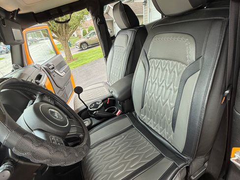Used 2012 Jeep Wrangler Sahara w/ Connectivity Group AWD/4WD image 26