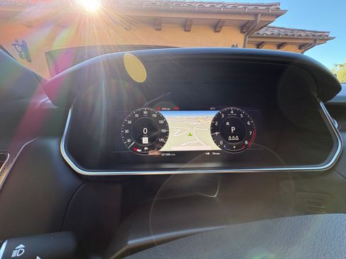 Used 2022 Land Rover Range Rover Sport HSE Dynamic image 17