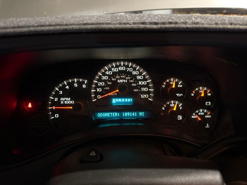 Used 2005 GMC Yukon SLT w/ SLT Preferred Equipment Group image 13