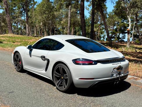 Used 2025 Porsche 718 Cayman S RWD image 8