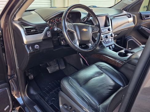 Used 2017 Chevrolet Suburban LT image 13