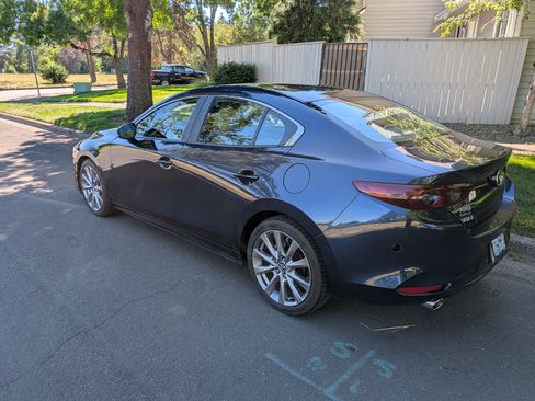 Used 2020 MAZDA MAZDA3 Sedan w/ Select Package FWD image 4