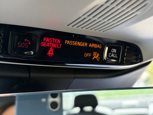 Used 2022 Volvo S60 B5 Momentum w/ Climate Package image 6