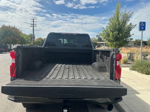 Used 2020 Chevrolet Silverado 2500 High Country w/ Z71 Off-Road Package AWD/4WD image 6