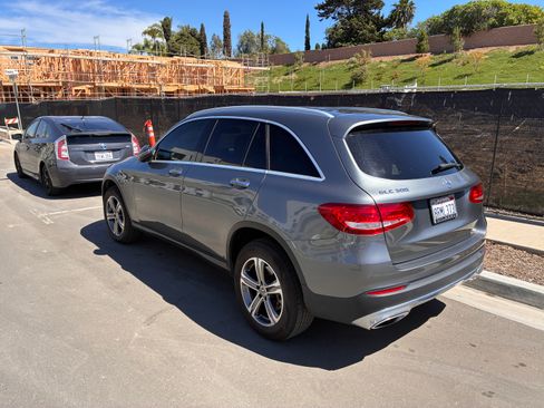 Used 2019 Mercedes-Benz GLC 300 image 4