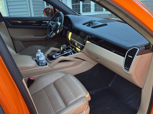 Used 2021 Porsche Cayenne Sport Utility 4D image 17