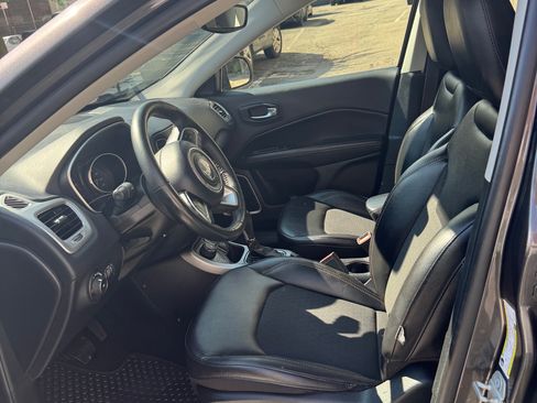 Used 2019 Jeep Compass Latitude w/ Cold Weather Group AWD/4WD image 27