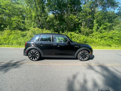 Used 2022 MINI Cooper S w/ Premium Package image 8