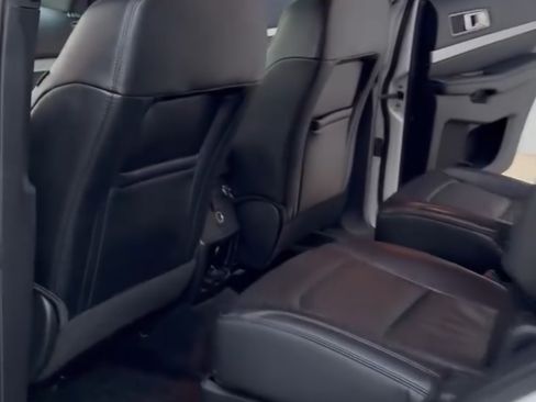 Used 2017 Ford Explorer Limited w/ Equipment Group 301A FWD image 12