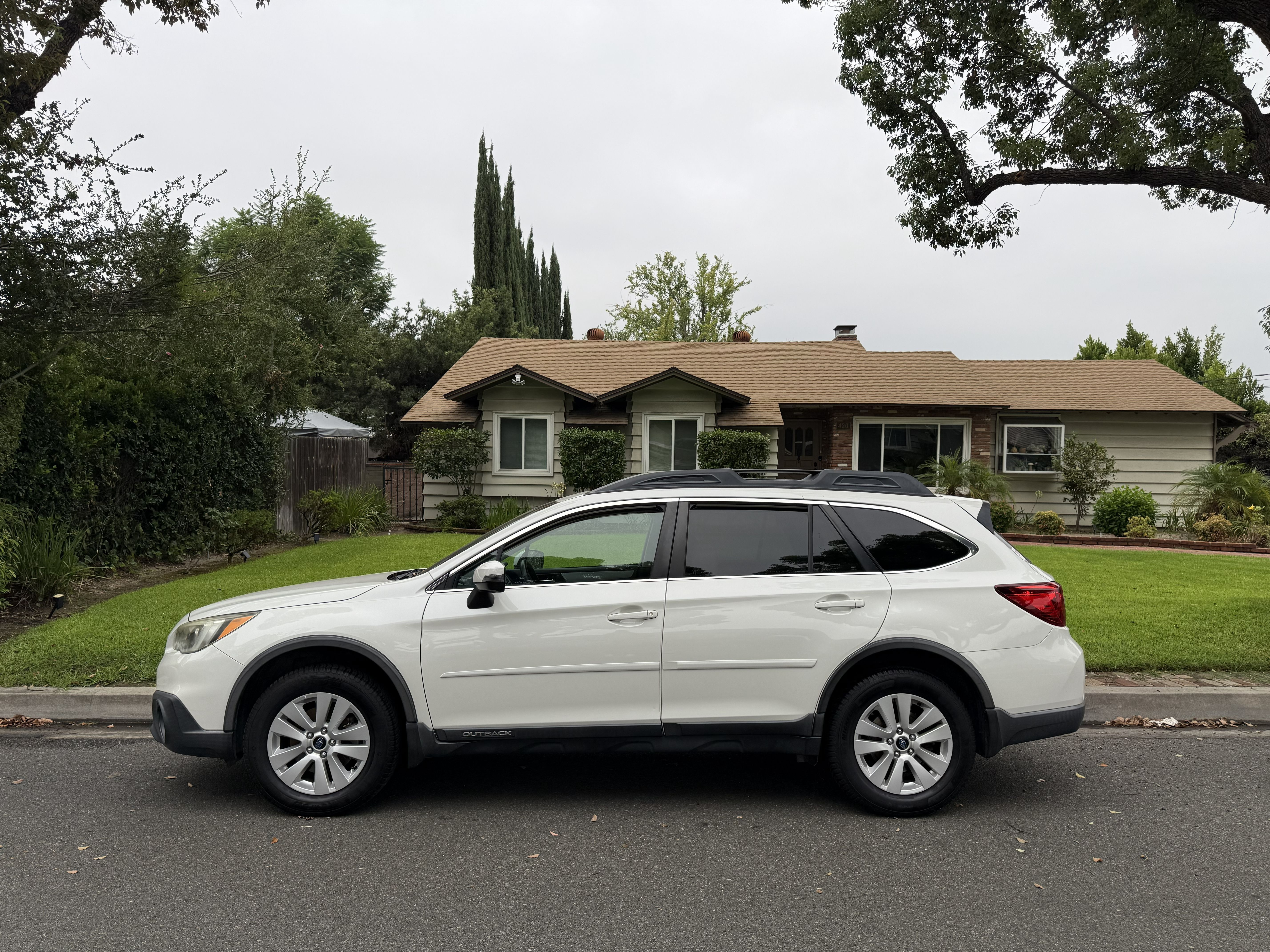 Used 2016 Subaru Outback 2.5i Premium AWD/4WD image 5