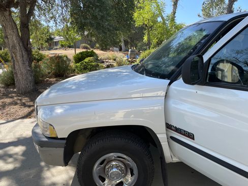 Used 1999 Dodge Ram 2500 Truck 2WD Quad Cab image 2
