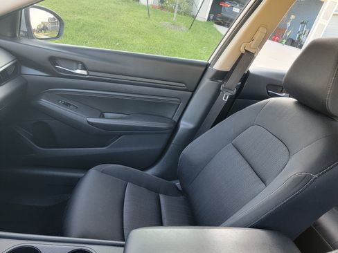 Used 2020 Nissan Altima 2.5 S FWD image 16