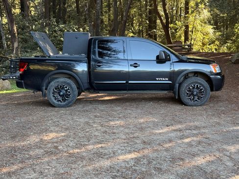 Used 2014 Nissan Titan PRO-4X image 15