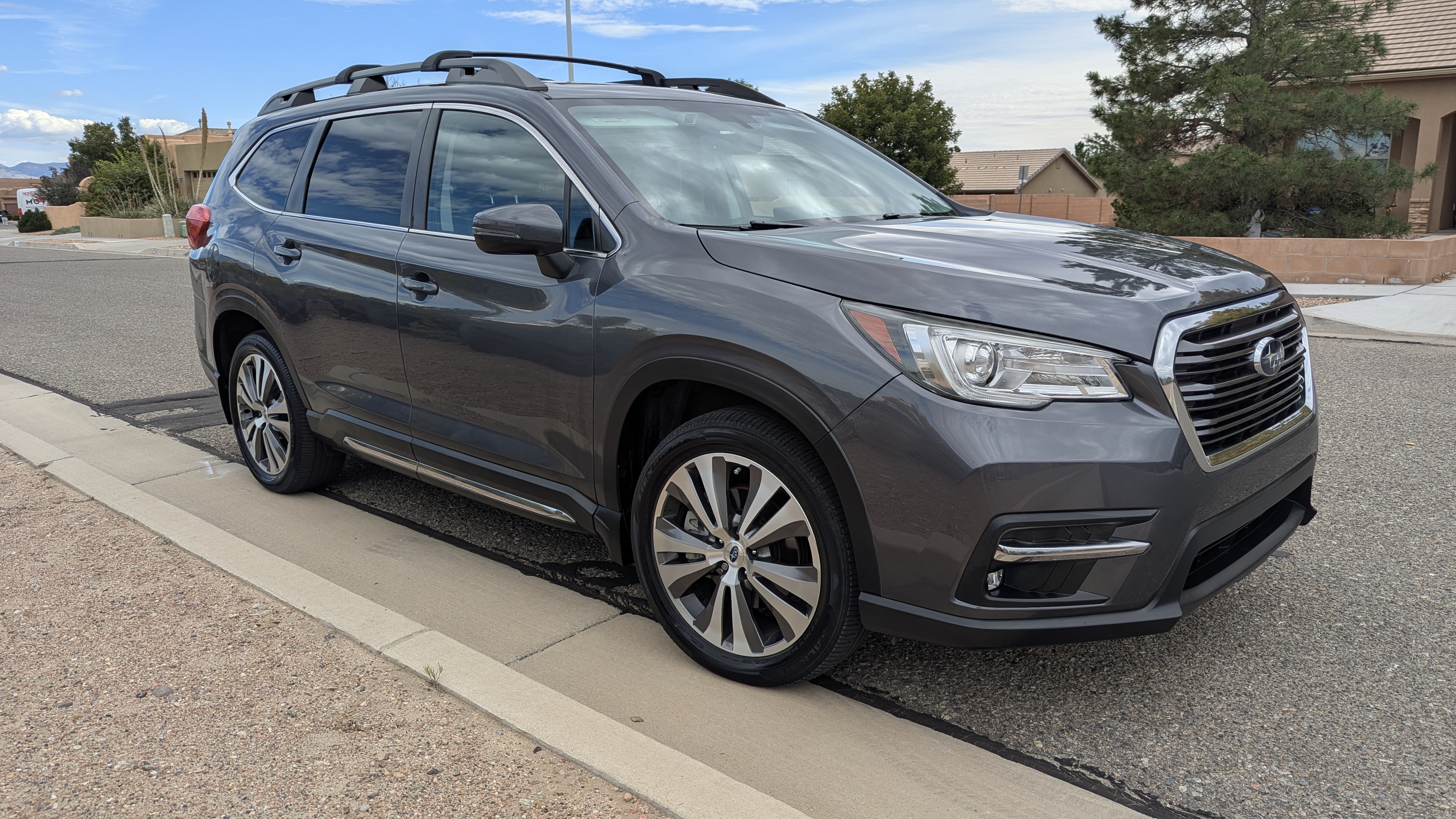 Used 2022 Subaru Ascent Limited w/ Technology Package AWD/4WD image 2