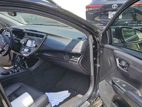 Used 2018 Toyota Avalon Limited w/ All Weather Liner Package FWD image 9