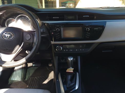 Used 2015 Toyota Corolla LE image 5