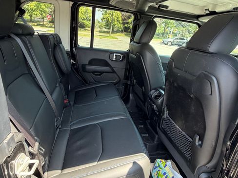 Used 2024 Jeep Wrangler Unlimited Rubicon 4xe w/ Safety Group AWD/4WD image 4