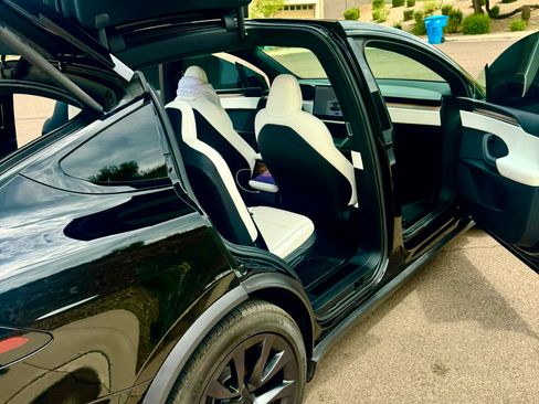 Used 2022 Tesla Model X AWD/4WD image 8