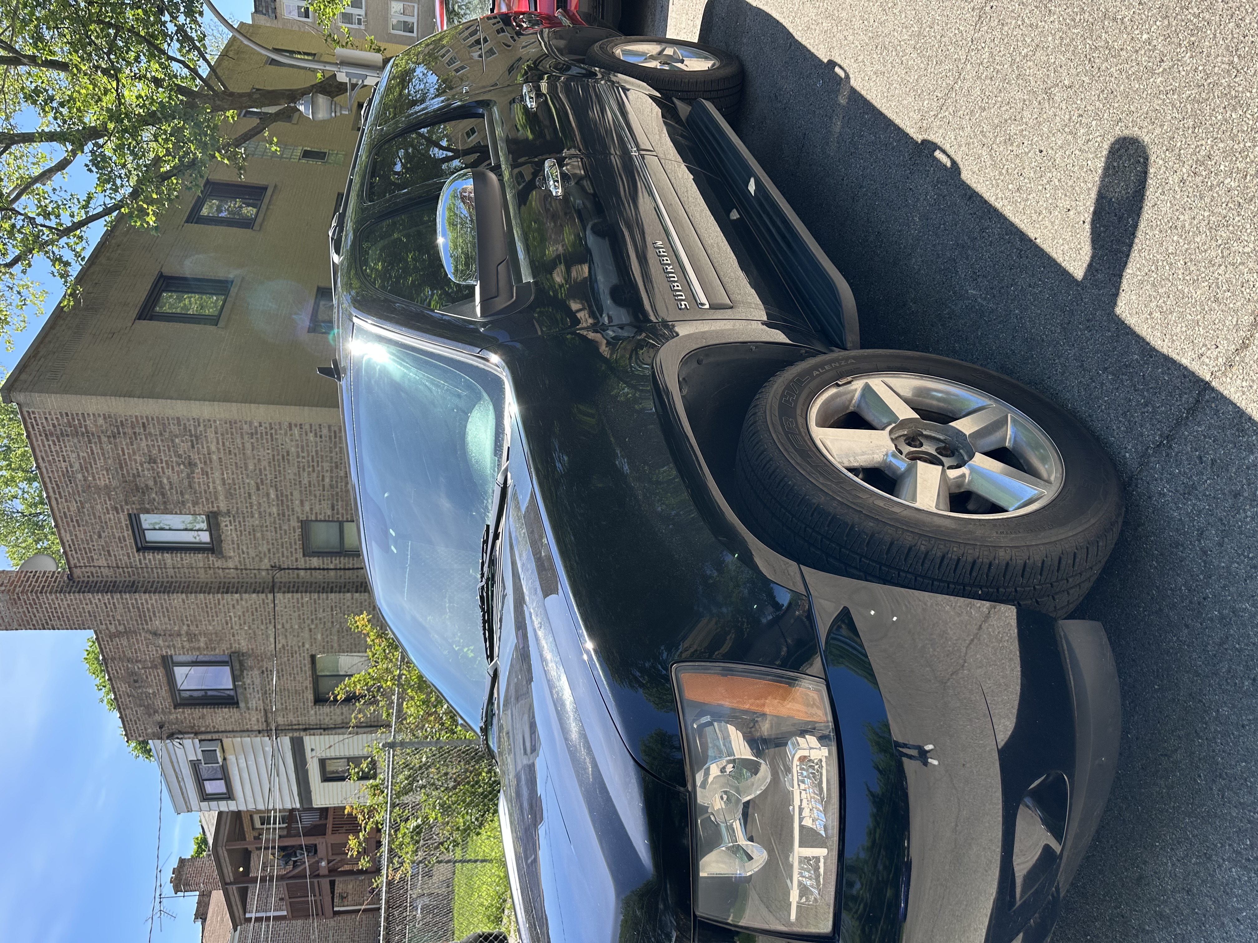 Used 2014 Chevrolet Suburban LTZ AWD/4WD image 25