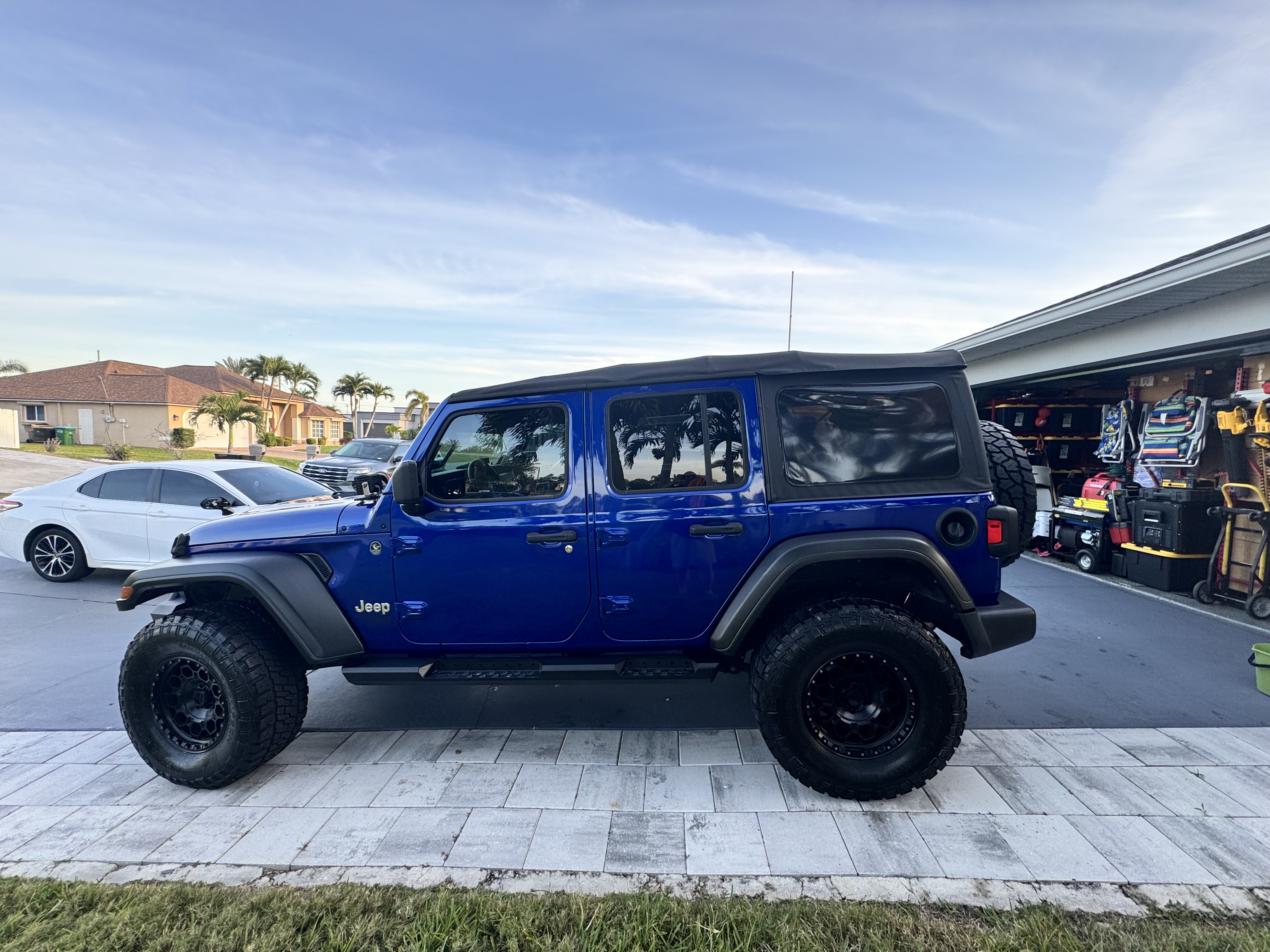 Used 2018 Jeep Wrangler Unlimited Sport S AWD/4WD image 5