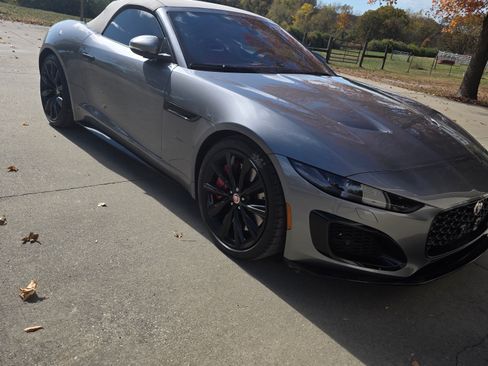 Used 2022 Jaguar F-TYPE R image 2