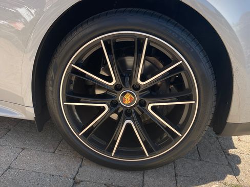 Used 2023 Porsche Panamera image 17
